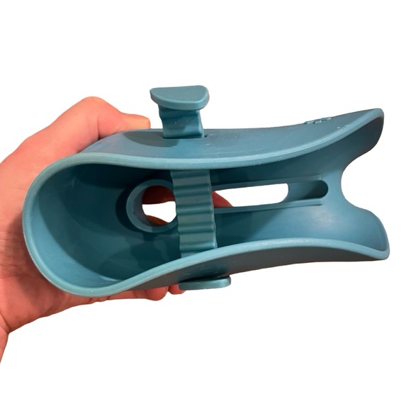 🛁 Whale Bath Spout Cover | Adjustable Fit | Includes 6 Bath Time Books for Baby - Picture 3 of 10